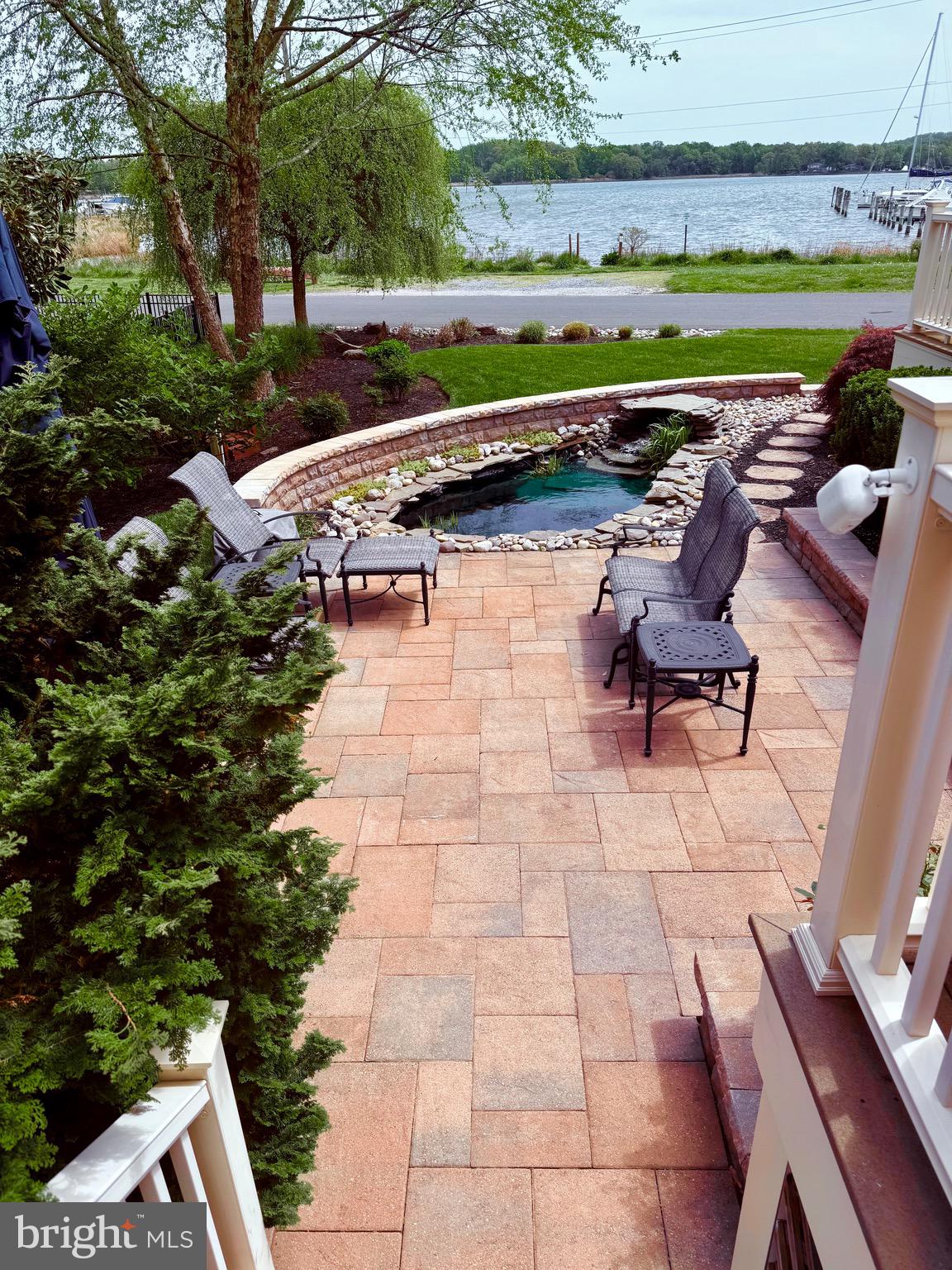 WOODLAND BEACH - Residential