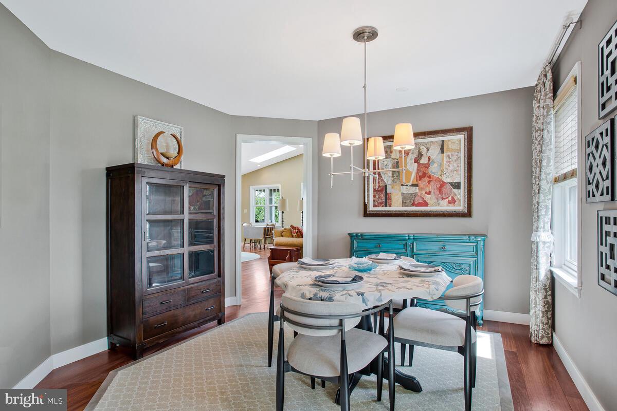 WOODLAND BEACH - Residential