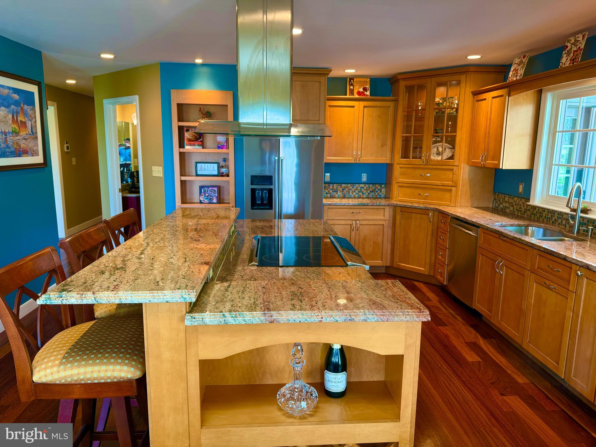 WOODLAND BEACH - Residential