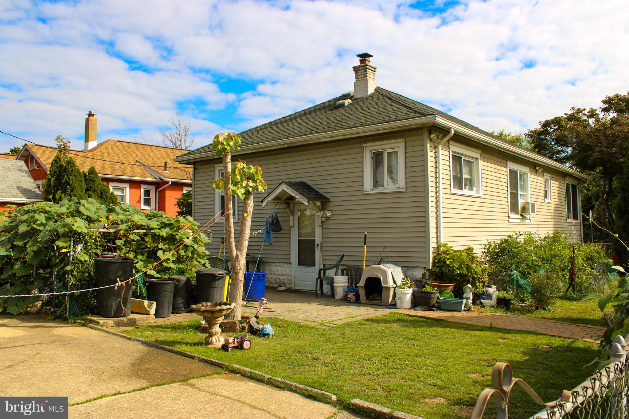 319 LAUREL AVENUE