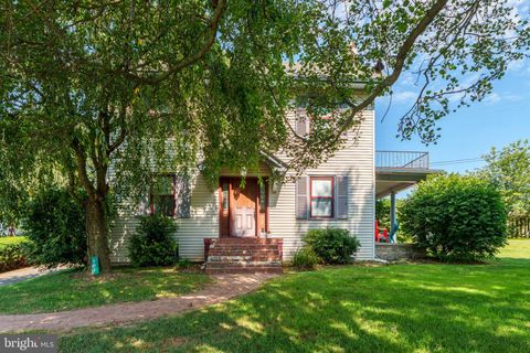 Photo of 101 Main Street, WILLOW STREET, PA 17584 (MLS # PALA2056144)