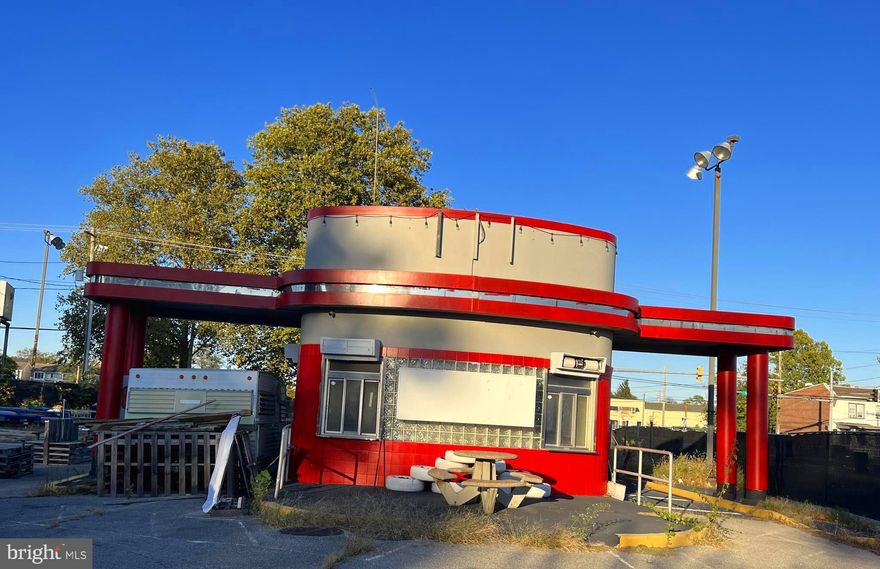 **Commercial building For SALE at a Prime location on Northeast Blvd, Wilmington, DE, close to Wilmington Port, Philadelphia Airport, I-495, and all major Highways leading to surrounding states including PA, NJ, NY, MD and VA** Ideal as a Fast food, shipping Hub , service business, logistic companies, Storage/Car storage facility, Car dealers, U-Haul, Auto services and much much more.

An exceptional opportunity to start or expand your business , Building Indoor space is 750SQFT with a drive through, Large land lot on a prime commercial location on Northeast Blvd (Governor Printz Rd) with a FENCED big parking Lot that can accommodate 25+ cars or trucks. with a frontage of 106 FT. Property is sold in AS-IS condition. Schedule your showing now and take advantage of this is a unique chance to establish your business in a high-traffic, sought-after location. Don’t miss out on this prime commercial space in the vibrant Wilmington market!