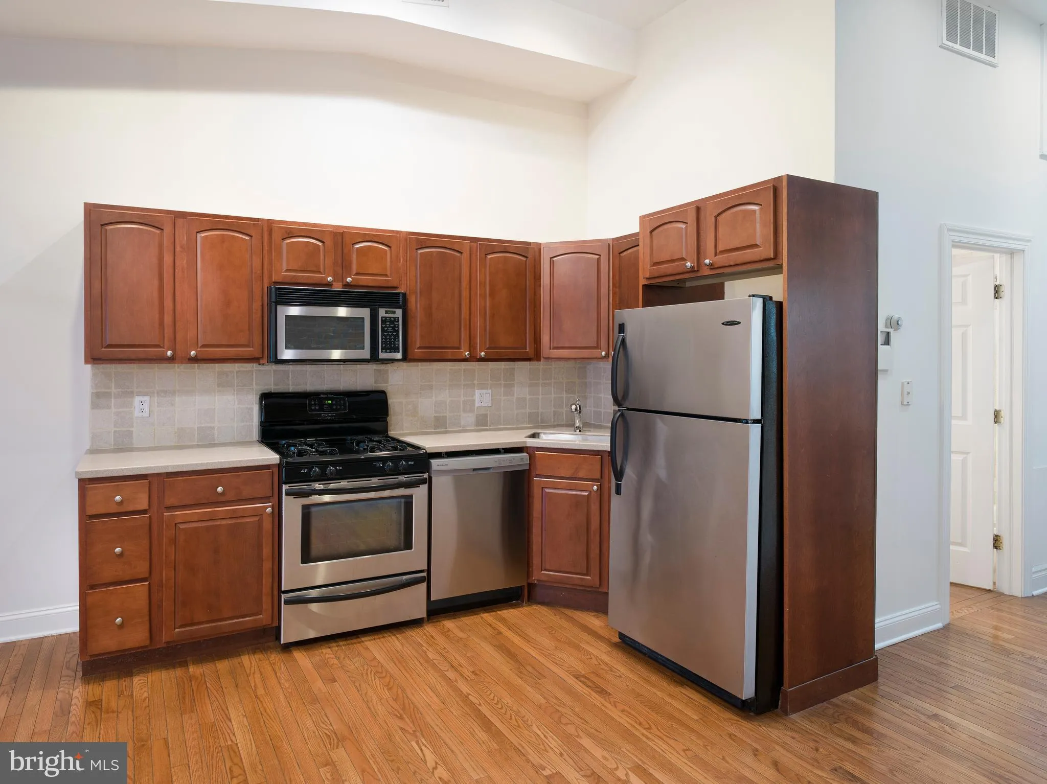 Philadelphia, Pennsylvania 19147, United States, 4 Bedrooms Bedrooms, ,Residential,Contingent,213096