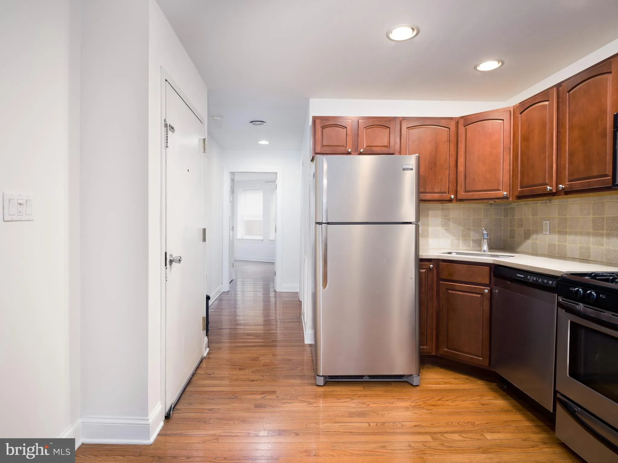 Philadelphia, Pennsylvania 19147, United States, 4 Bedrooms Bedrooms, ,Residential,Contingent,213096