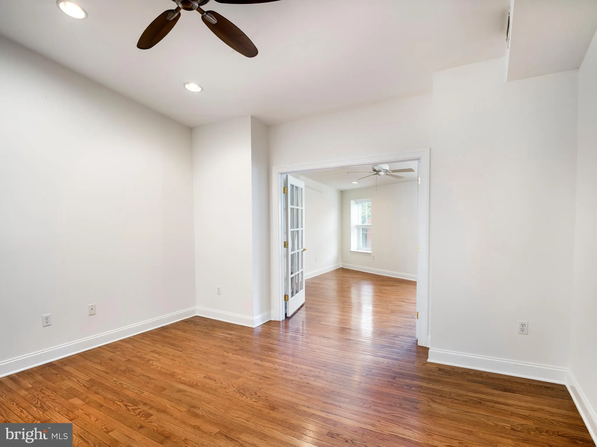 Philadelphia, Pennsylvania 19147, United States, 4 Bedrooms Bedrooms, ,Residential,Contingent,213096