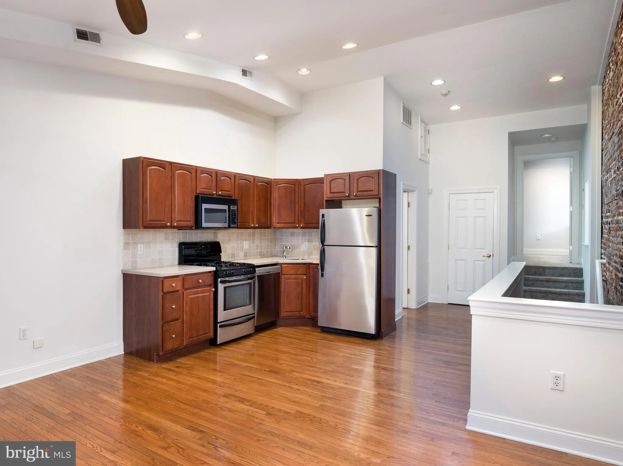 Philadelphia, Pennsylvania 19147, United States, 4 Bedrooms Bedrooms, ,Residential,Contingent,213096