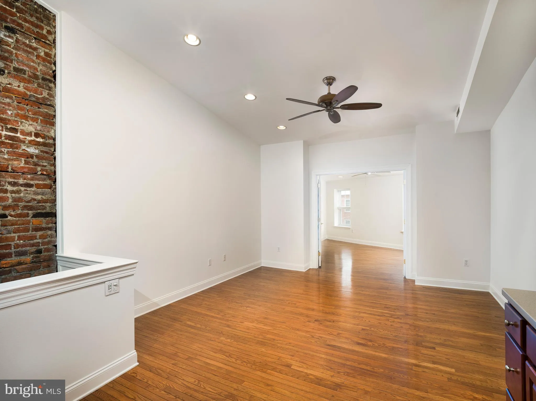 Philadelphia, Pennsylvania 19147, United States, 4 Bedrooms Bedrooms, ,Residential,Contingent,213096