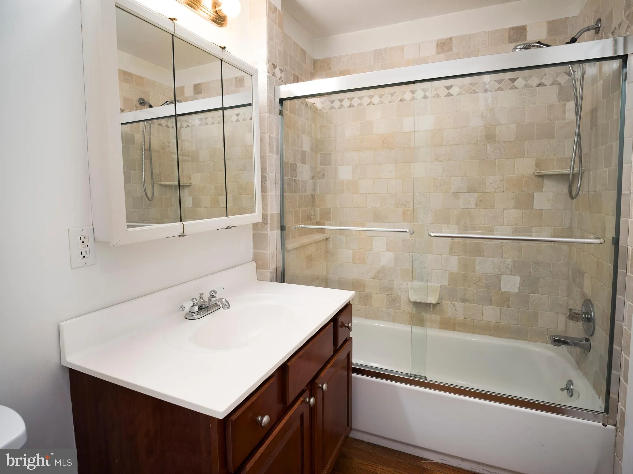 Philadelphia, Pennsylvania 19147, United States, 4 Bedrooms Bedrooms, ,Residential,Contingent,213096