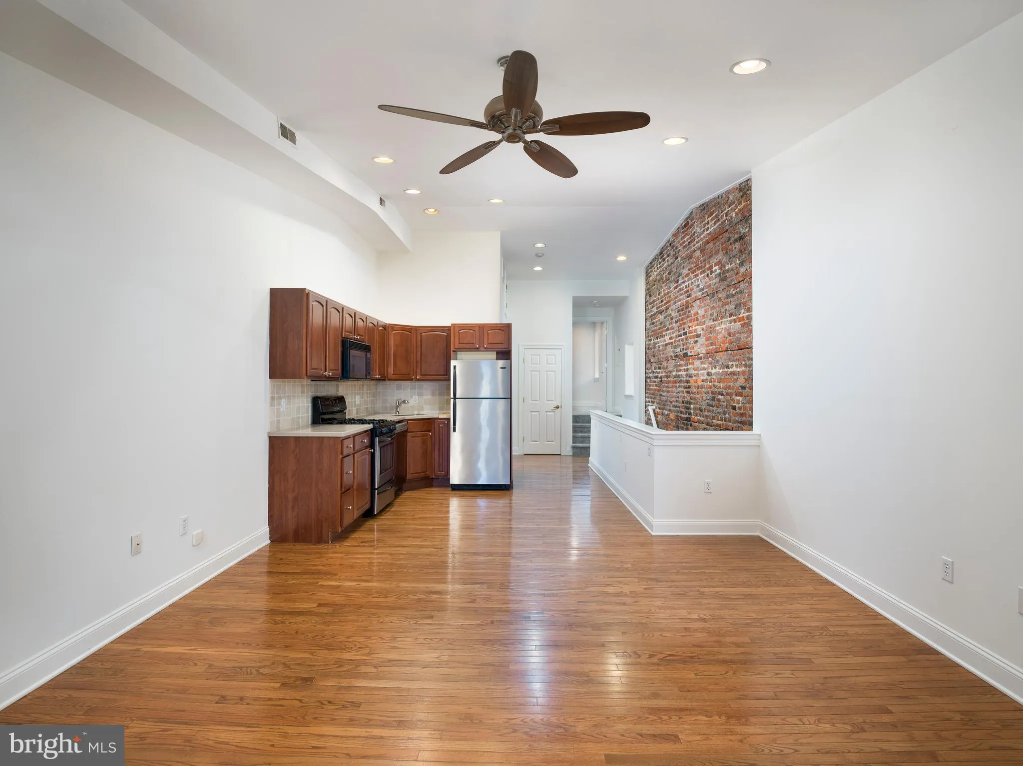 Philadelphia, Pennsylvania 19147, United States, 4 Bedrooms Bedrooms, ,Residential,Contingent,213096