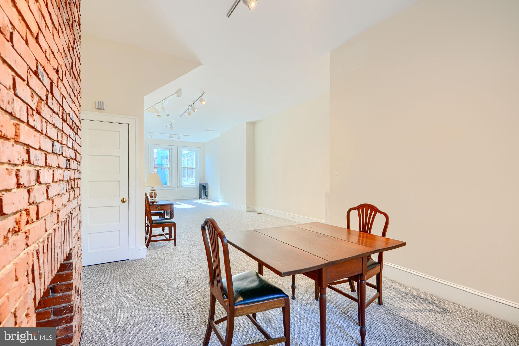 CHARLES VILLAGE - Residential