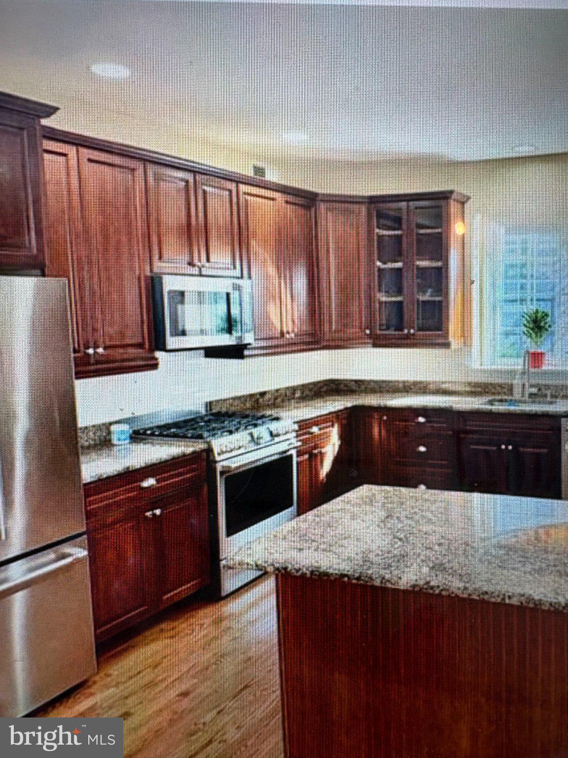 8 COLLINS MILL COURT 8