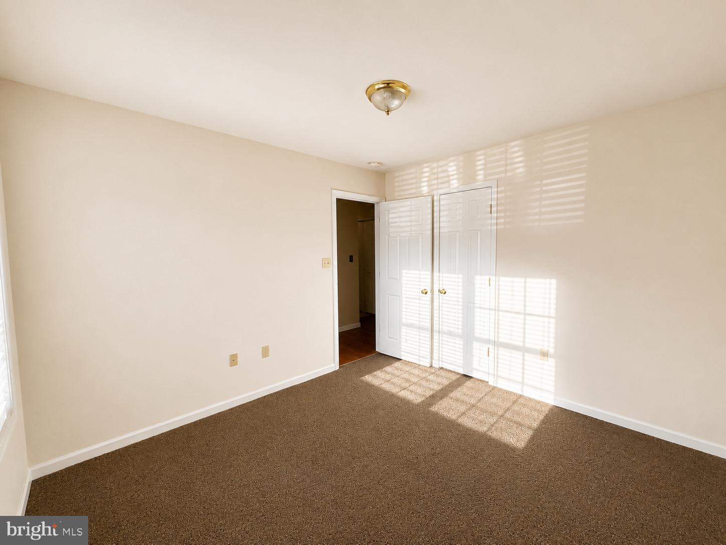 FOLKLAND MANOR - Residential