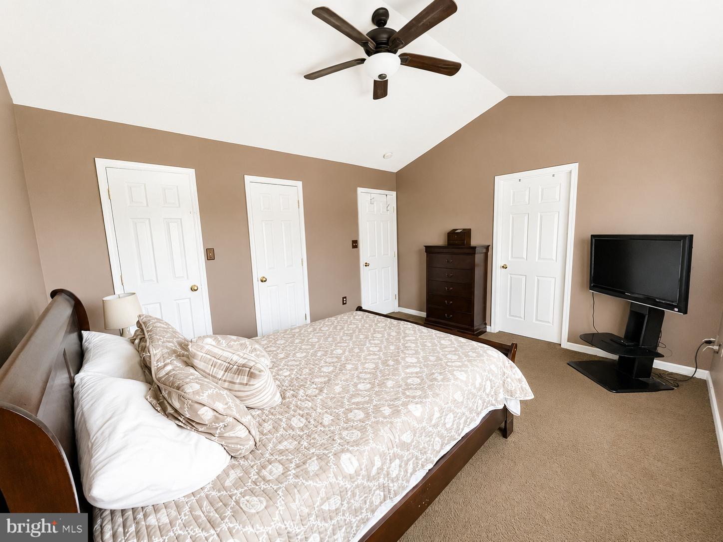FOLKLAND MANOR - Residential