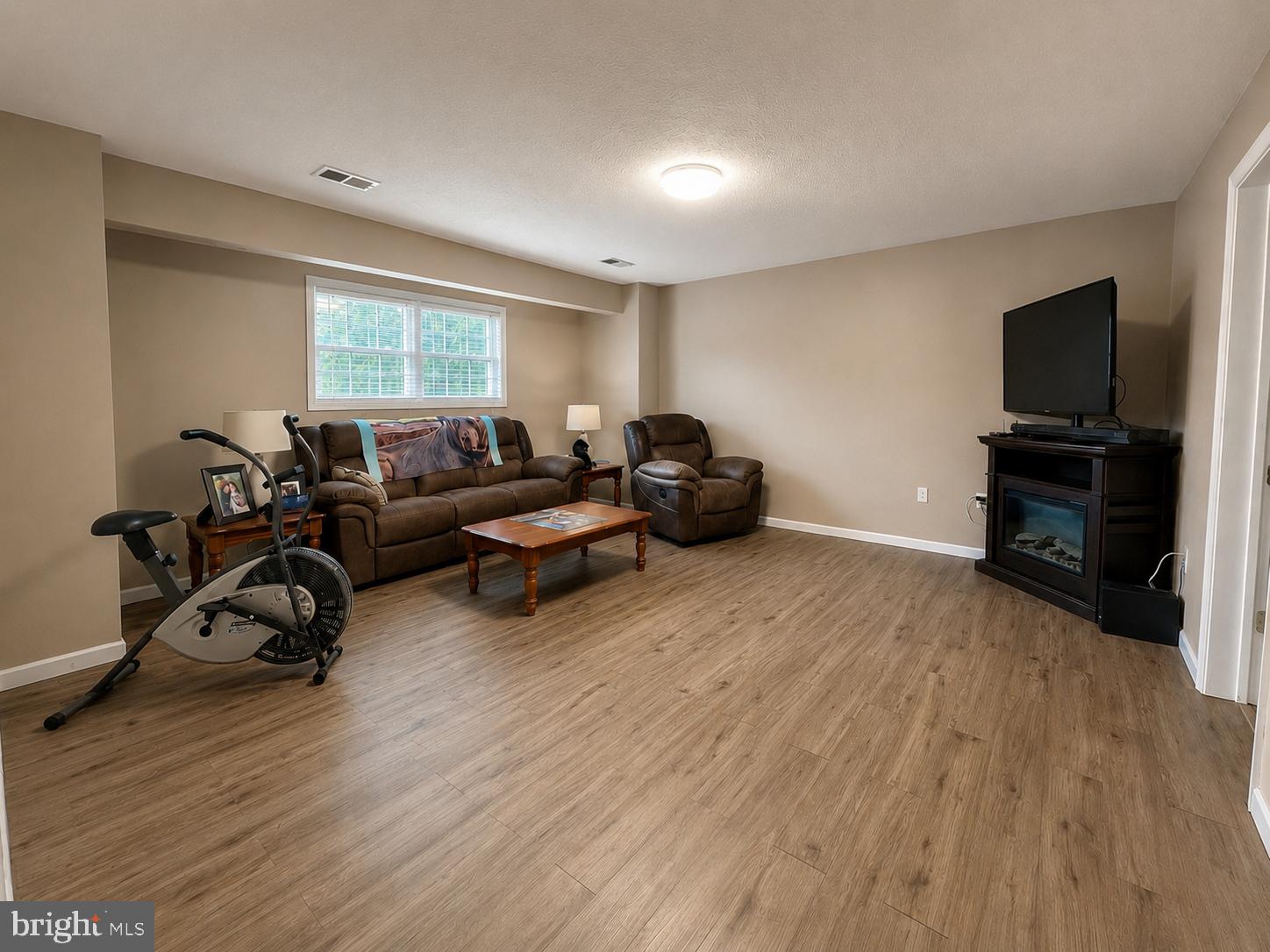FOLKLAND MANOR - Residential