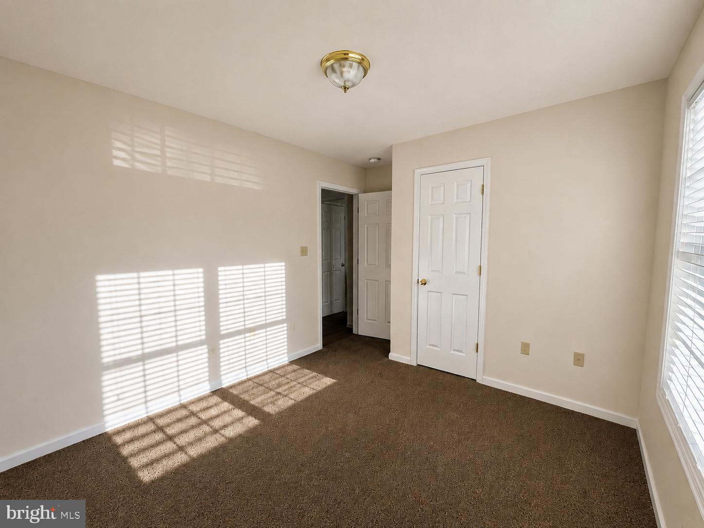 FOLKLAND MANOR - Residential