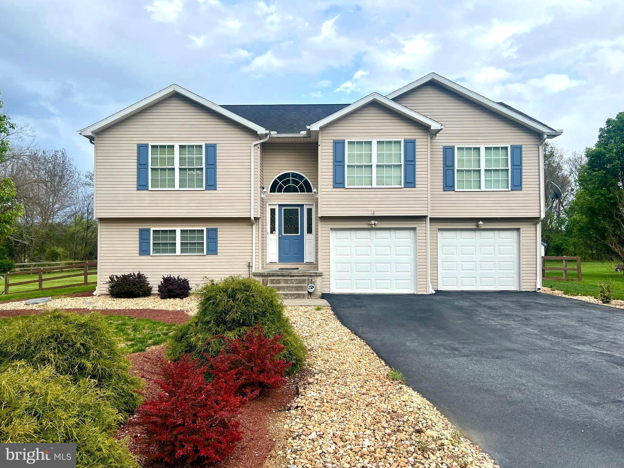 FOLKLAND MANOR - Residential