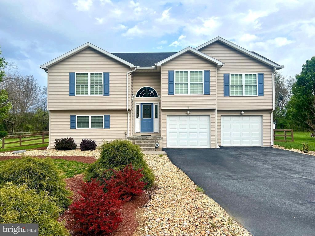 Photo of 326 Hollida Drive, MARTINSBURG, WV 25404 (MLS # WVBE2050670)