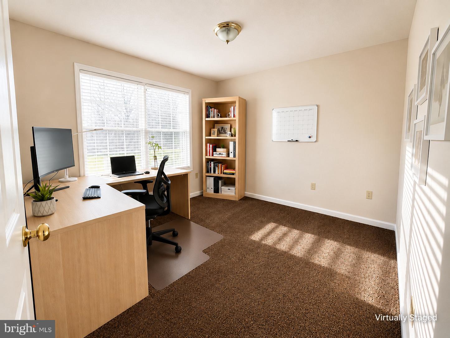FOLKLAND MANOR - Residential