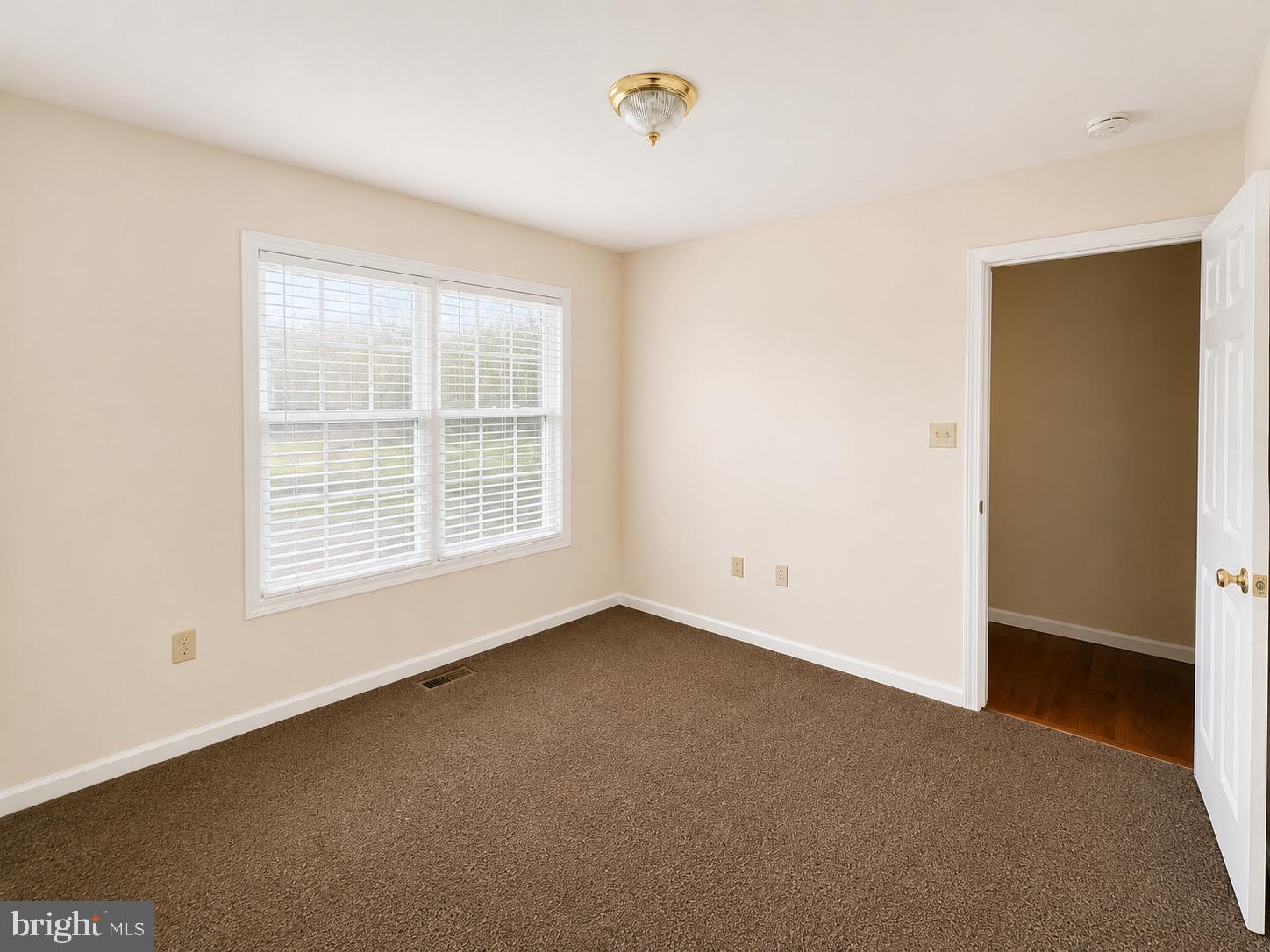 FOLKLAND MANOR - Residential