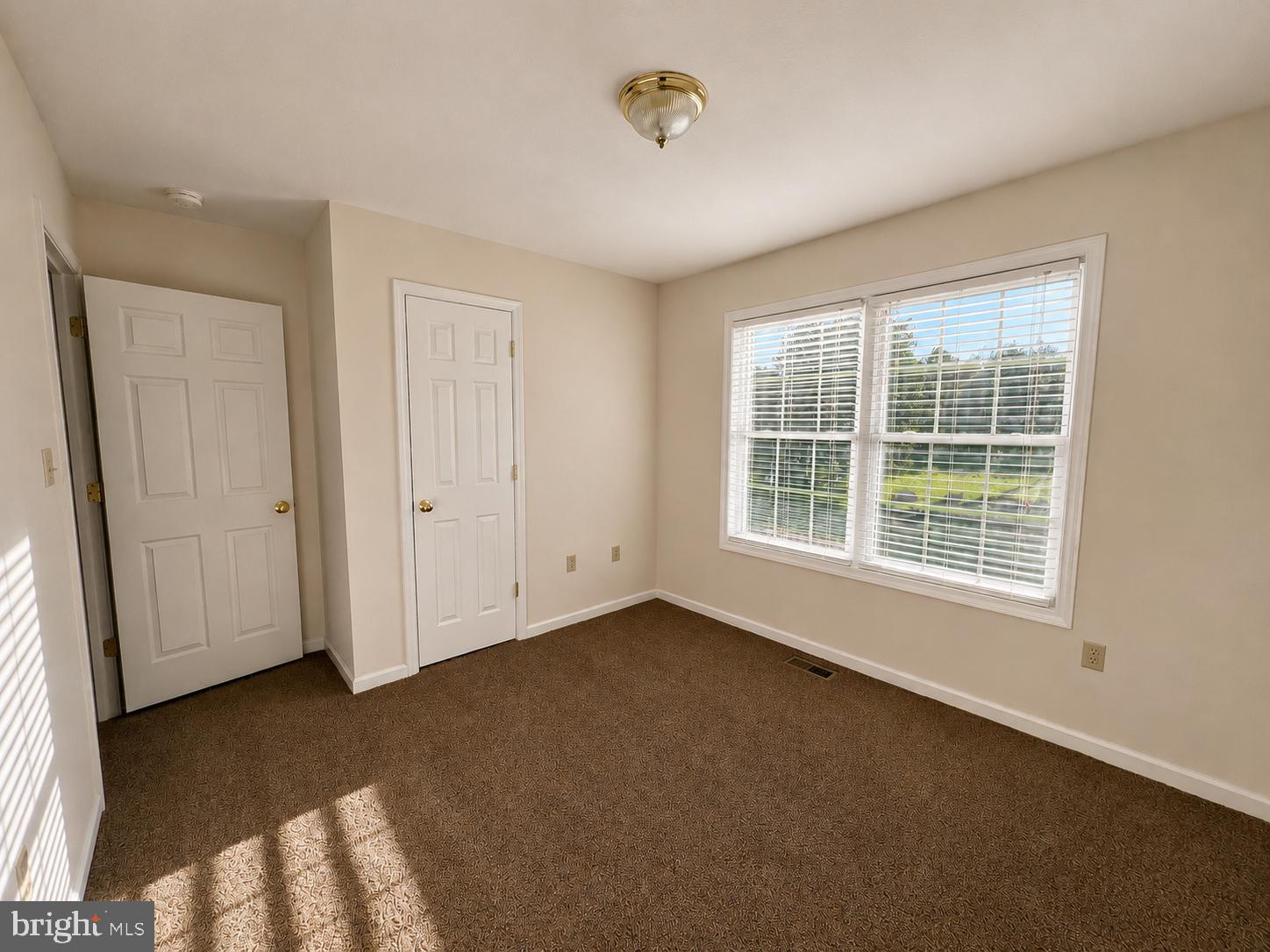 FOLKLAND MANOR - Residential