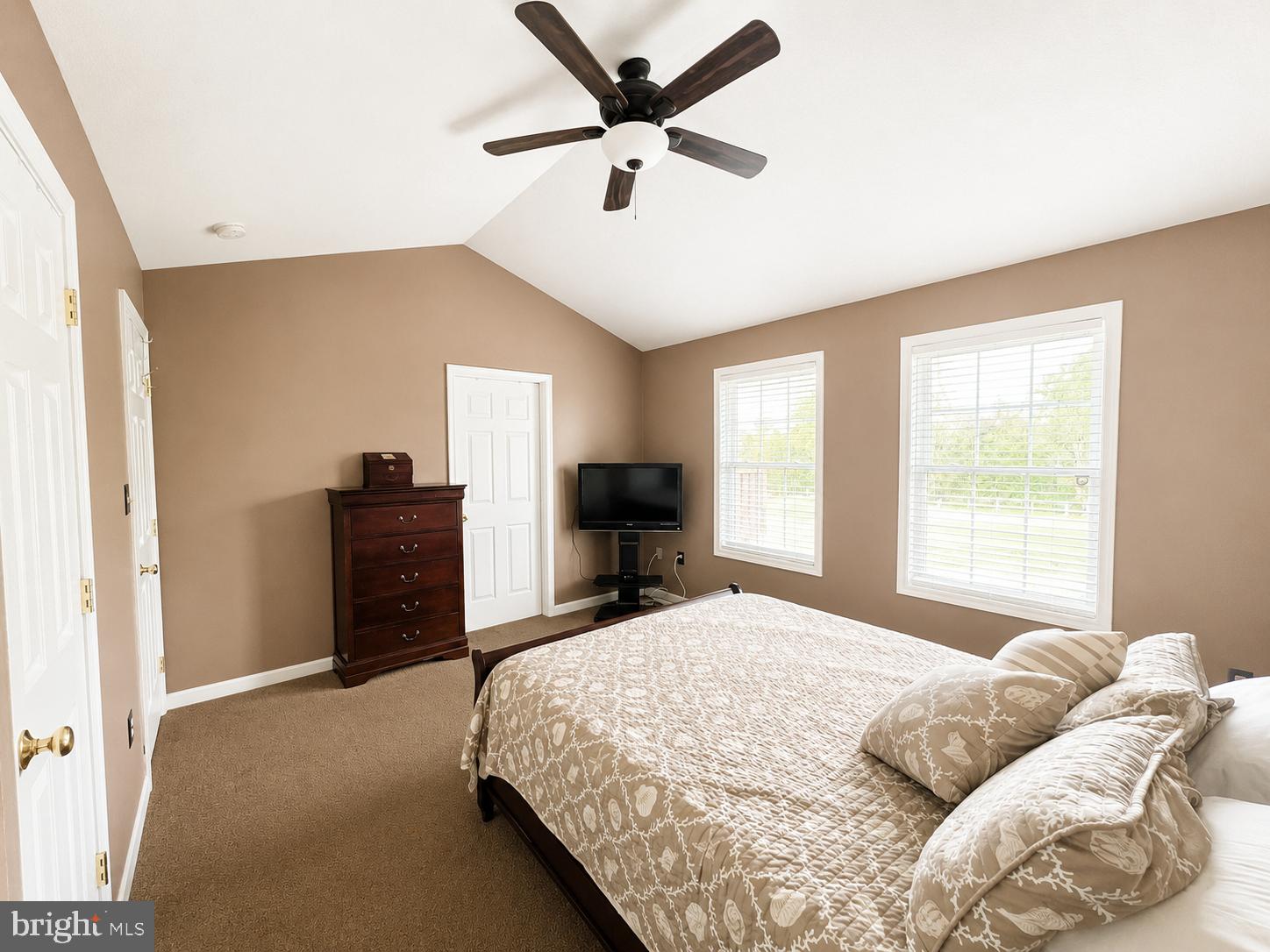 FOLKLAND MANOR - Residential