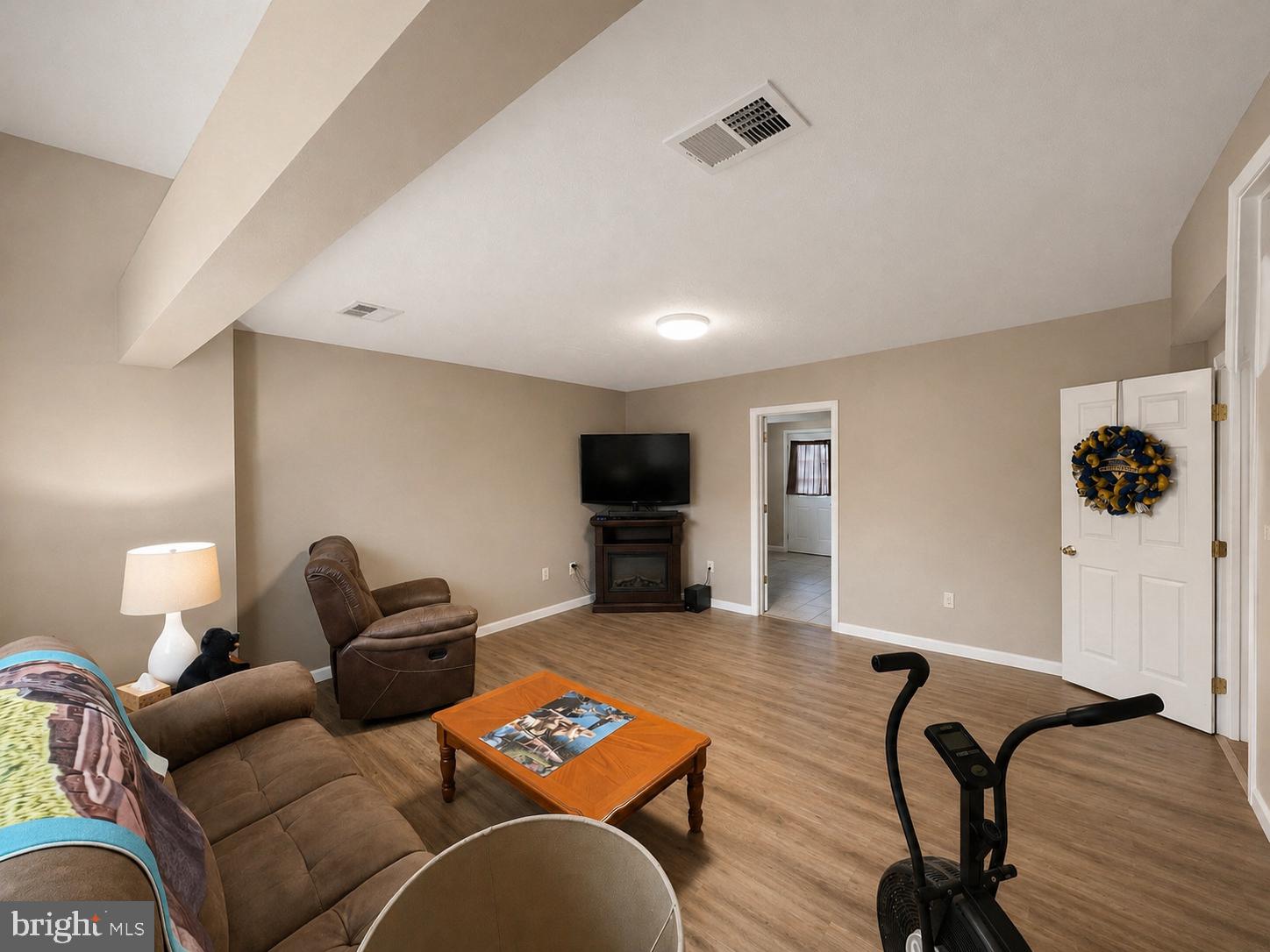 FOLKLAND MANOR - Residential