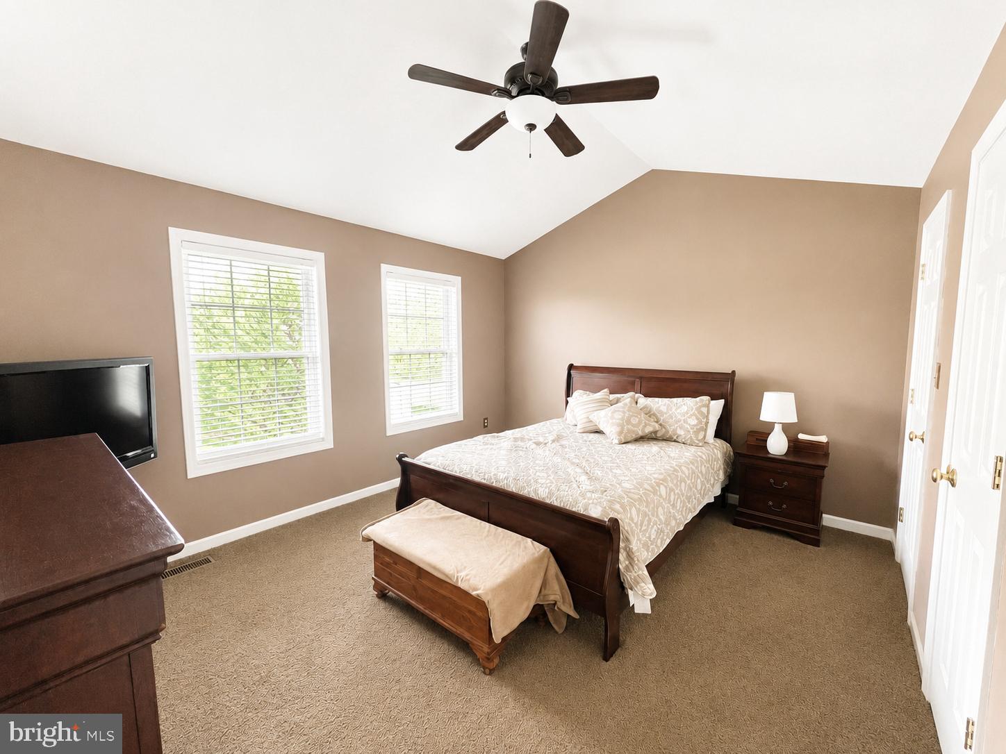 FOLKLAND MANOR - Residential