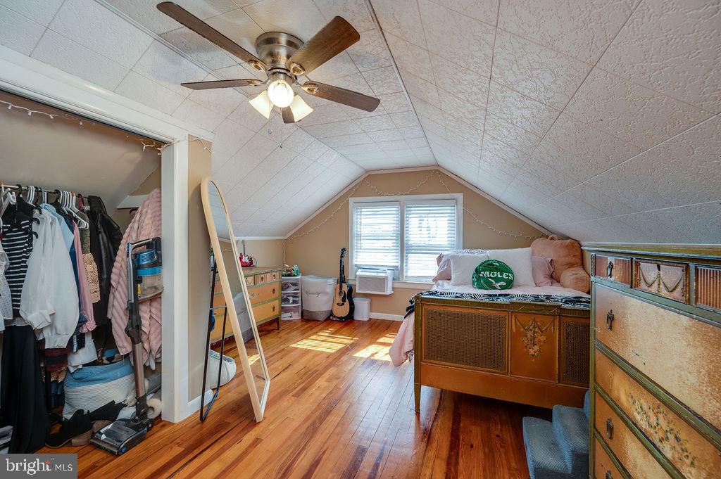 SOUTH TEMPLE HEIGH - Residential