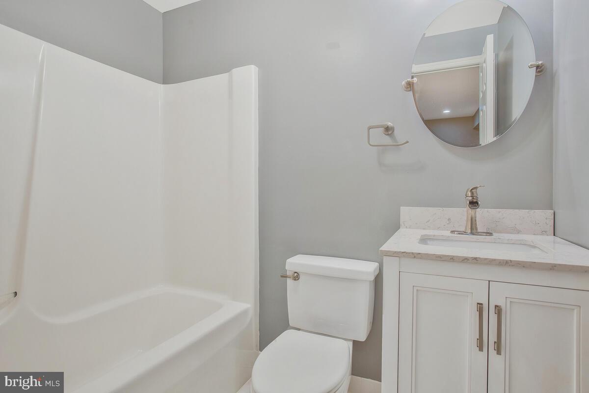 MONTROSE POINTE - Residential