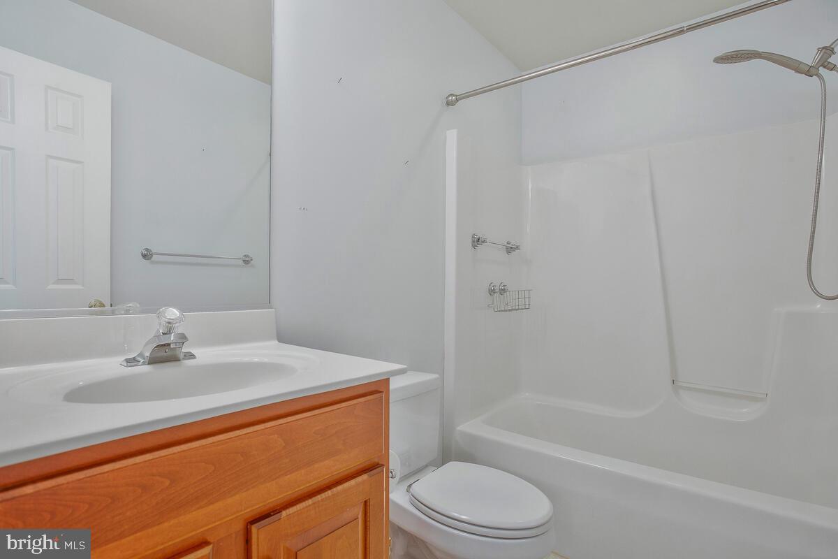 MONTROSE POINTE - Residential