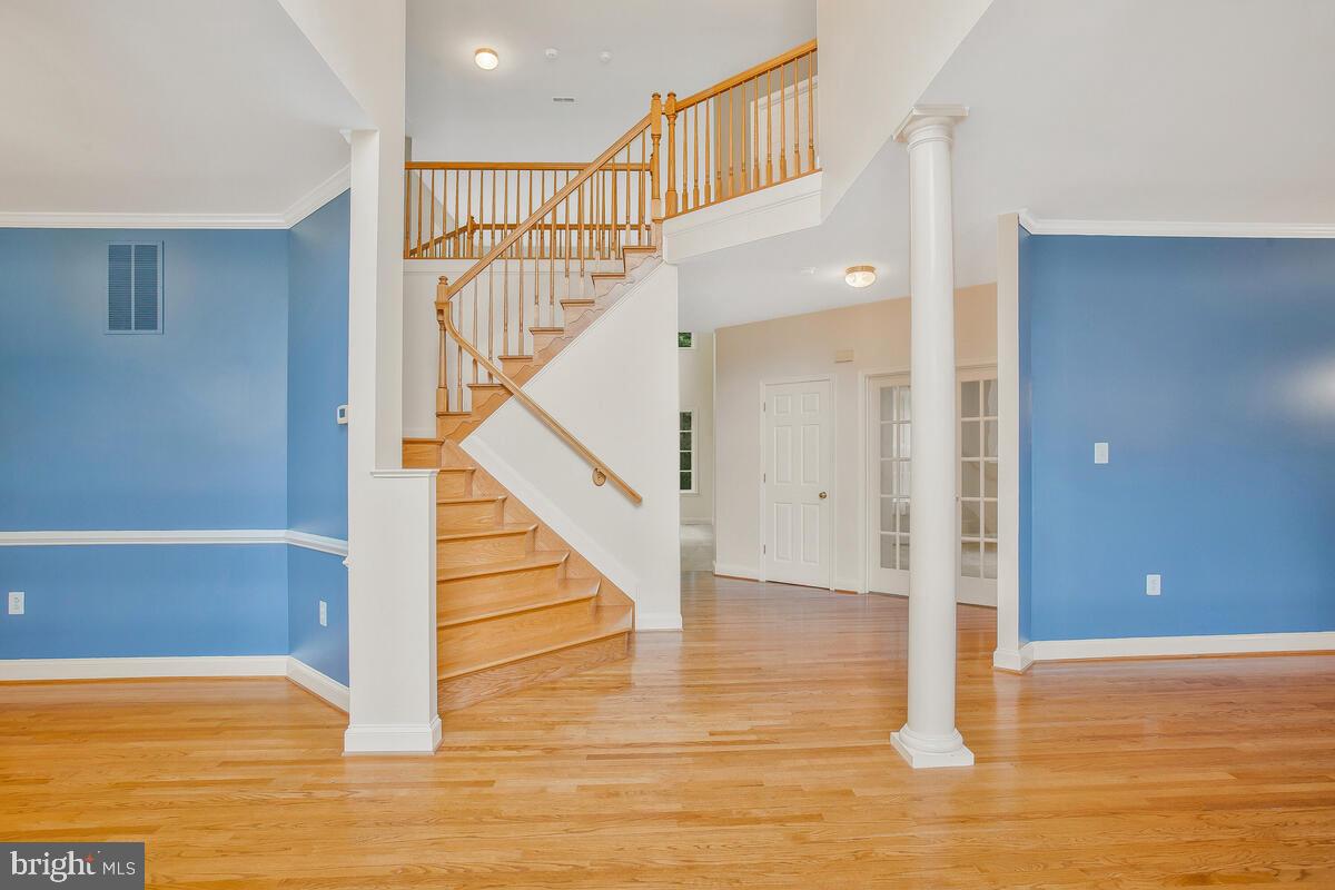 MONTROSE POINTE - Residential