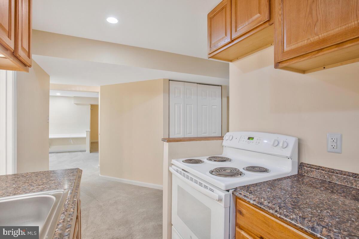 MONTROSE POINTE - Residential