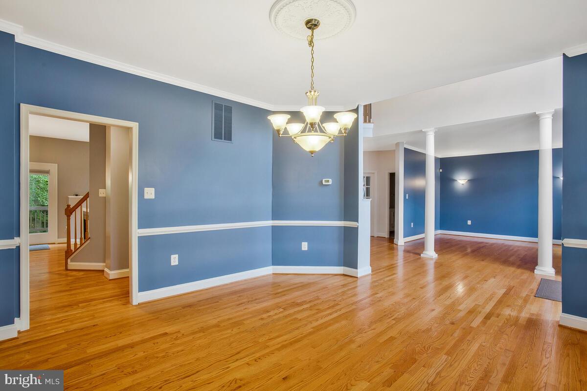 MONTROSE POINTE - Residential