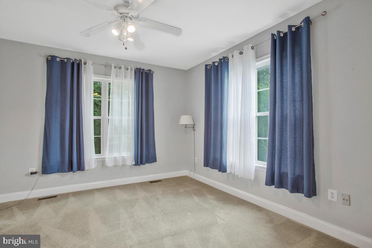 MONTROSE POINTE - Residential