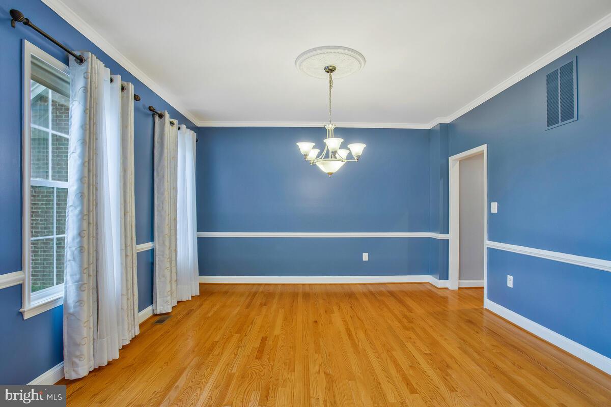 MONTROSE POINTE - Residential