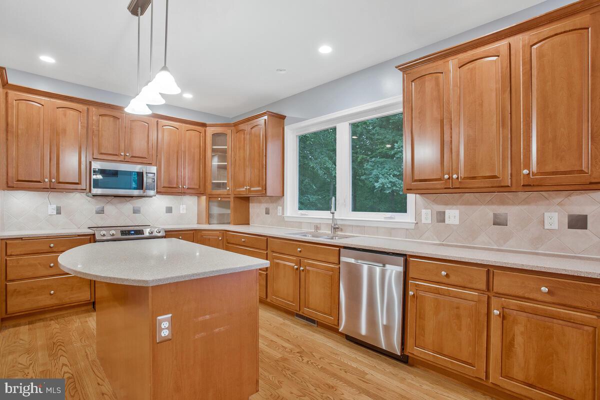 MONTROSE POINTE - Residential