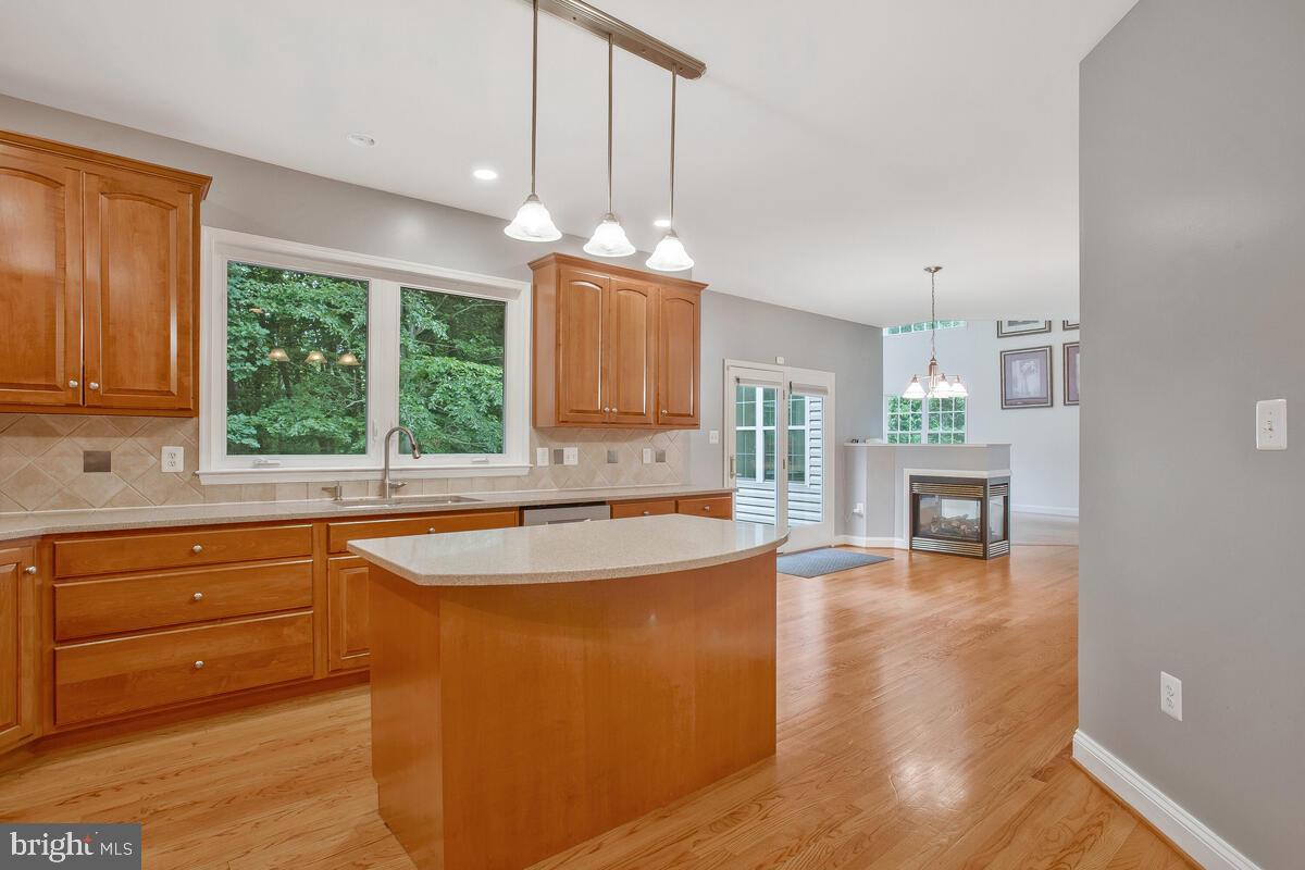 MONTROSE POINTE - Residential