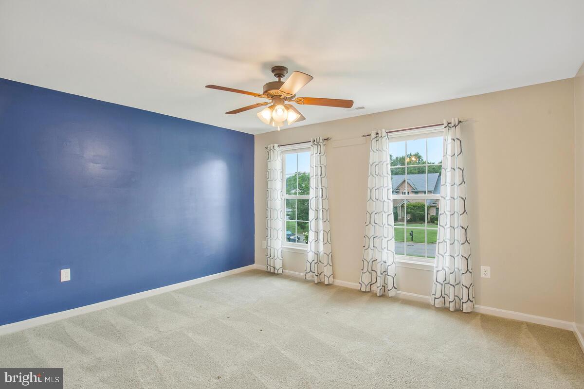 MONTROSE POINTE - Residential