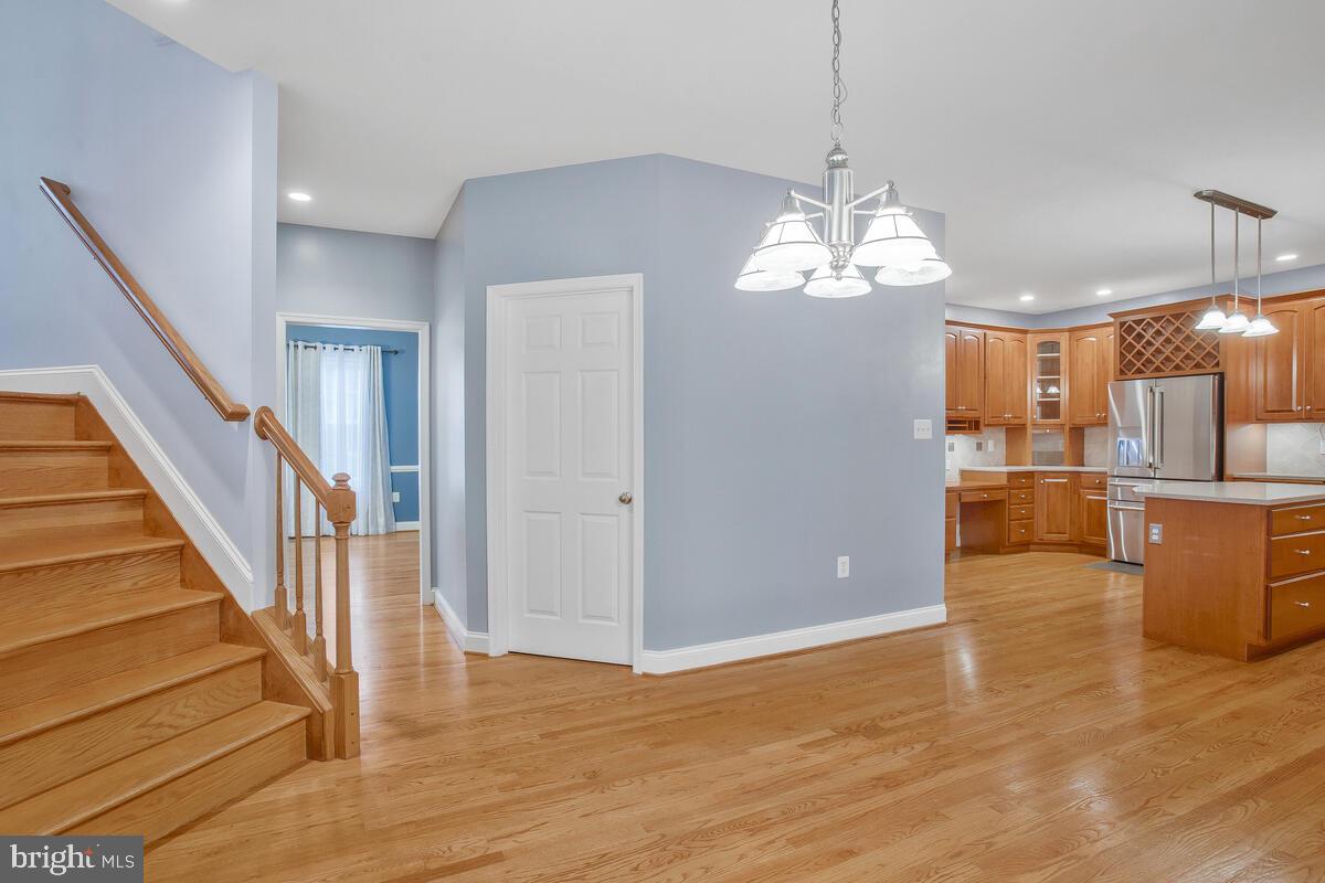 MONTROSE POINTE - Residential