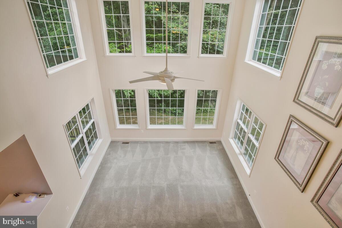 MONTROSE POINTE - Residential