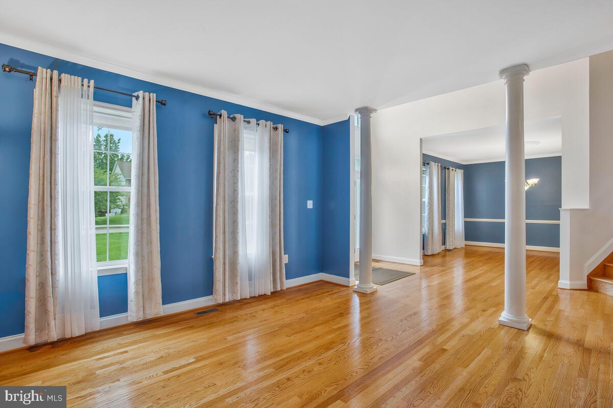 MONTROSE POINTE - Residential