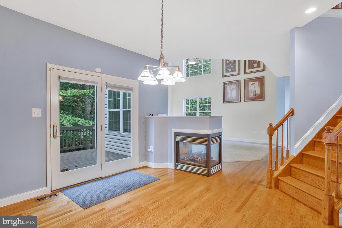 MONTROSE POINTE - Residential