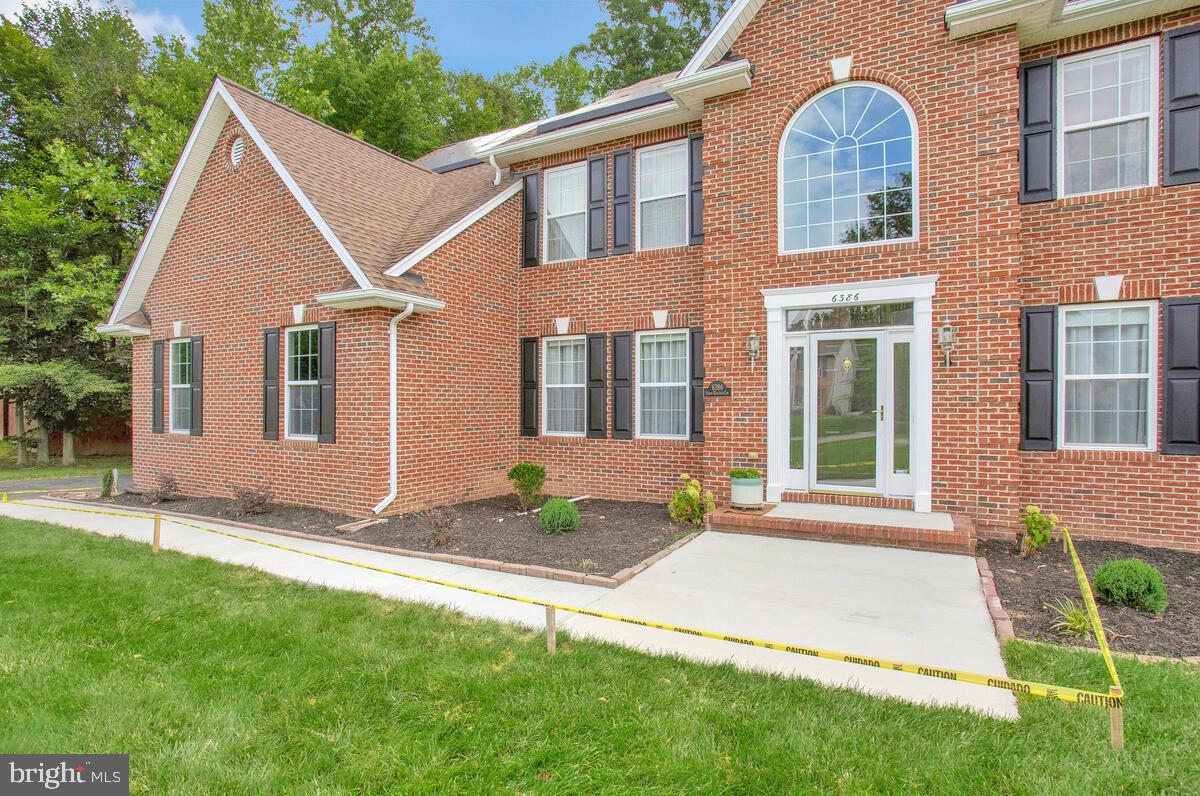 MONTROSE POINTE - Residential