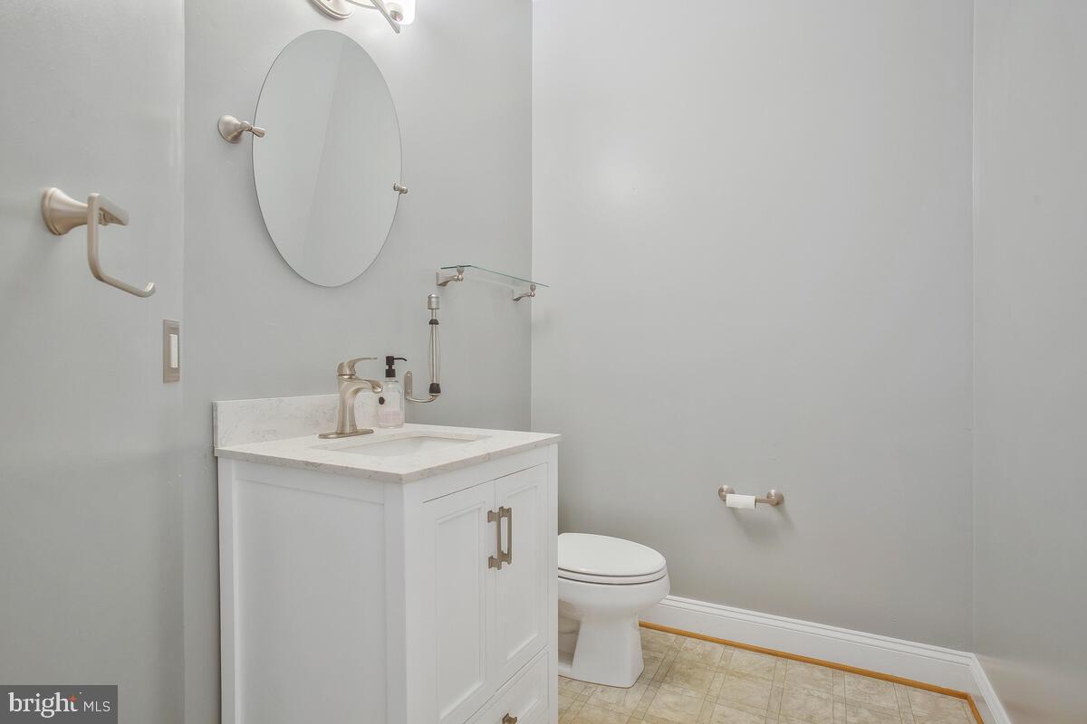 MONTROSE POINTE - Residential