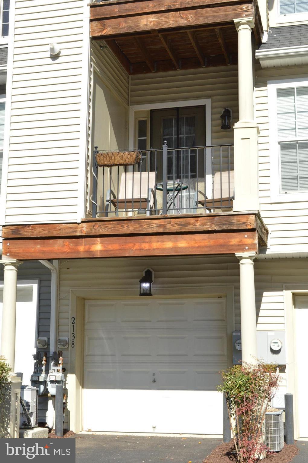 THE HIDEAWAY AT OLD ADMIRAL - Residential