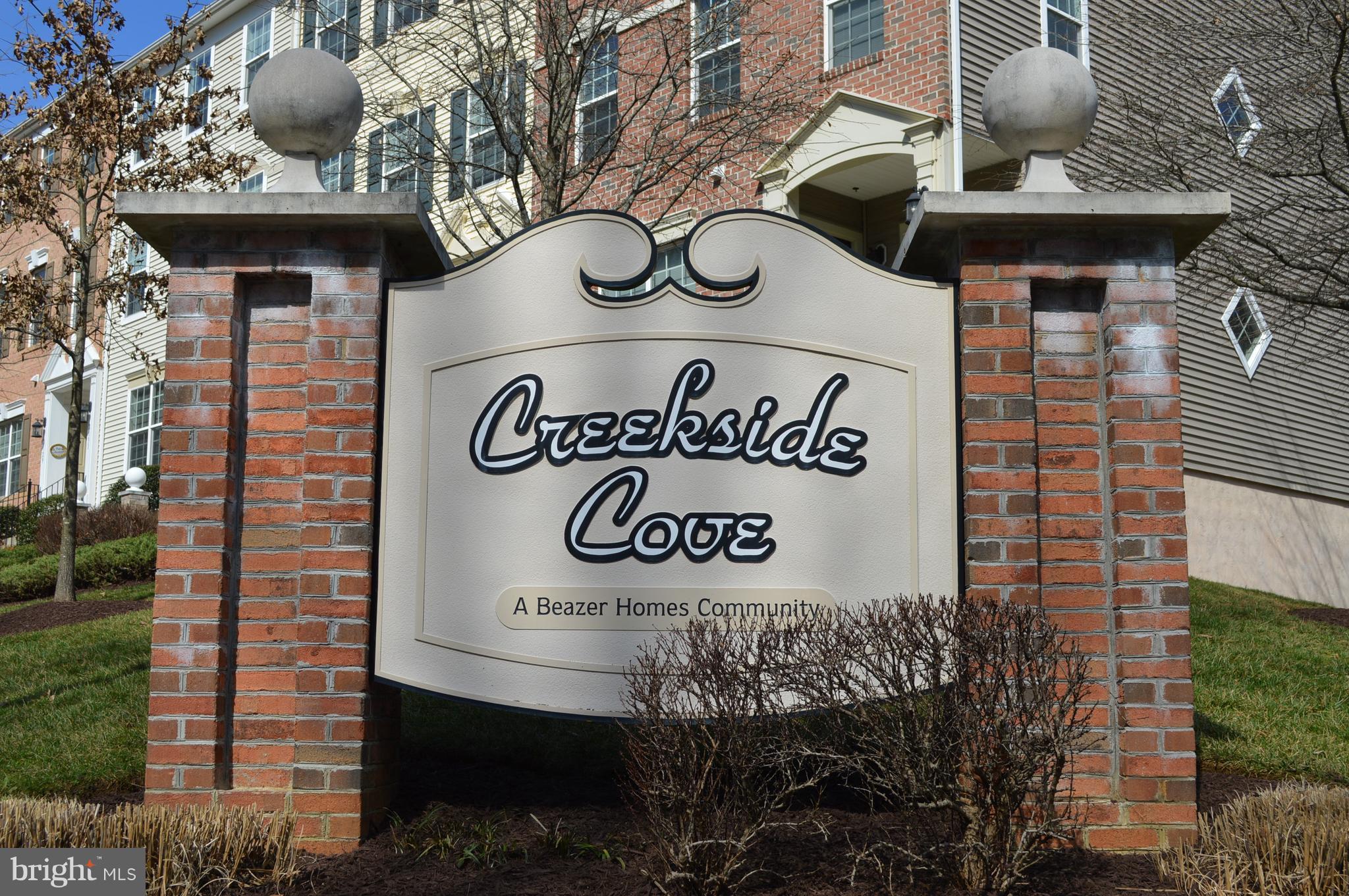 THE HIDEAWAY AT OLD ADMIRAL - Residential