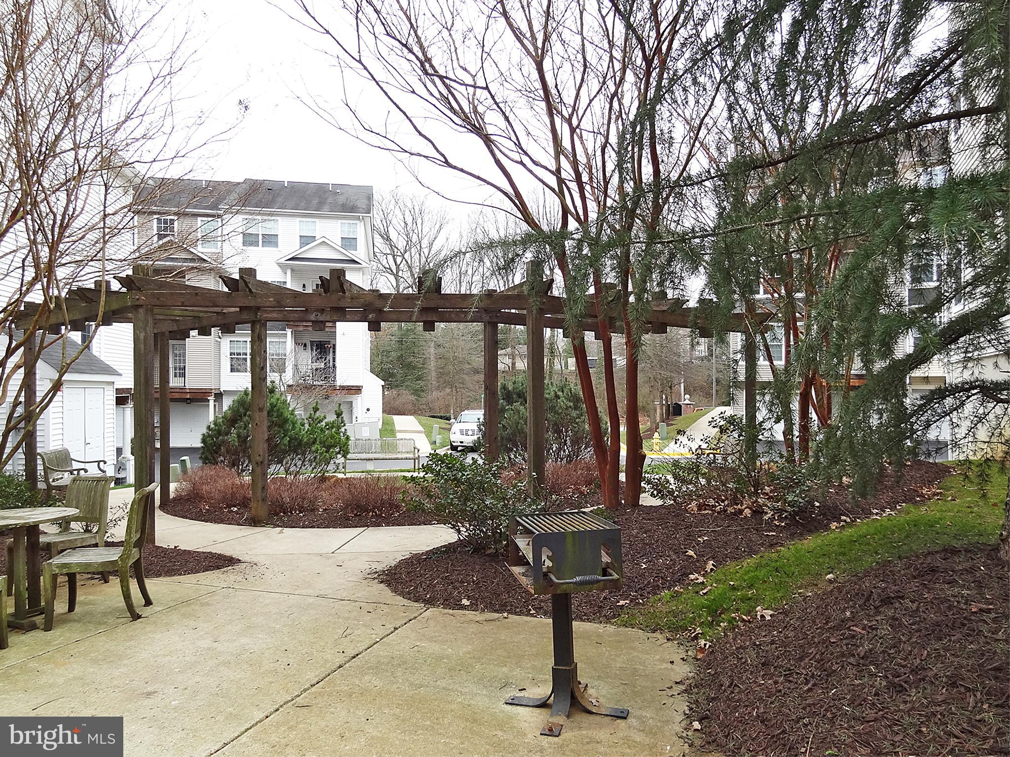 THE HIDEAWAY AT OLD ADMIRAL - Residential