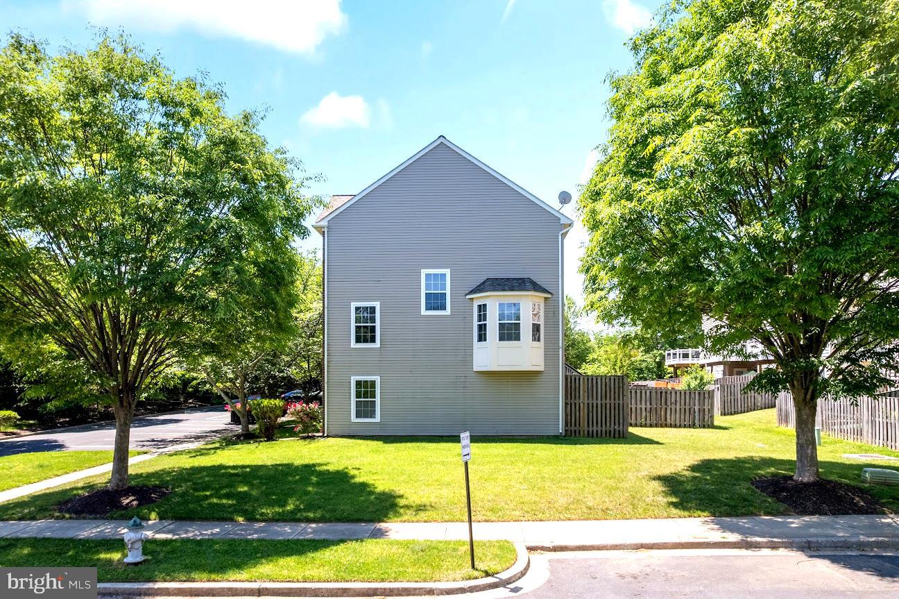 KINGSVIEW VILLAGE - Residential
