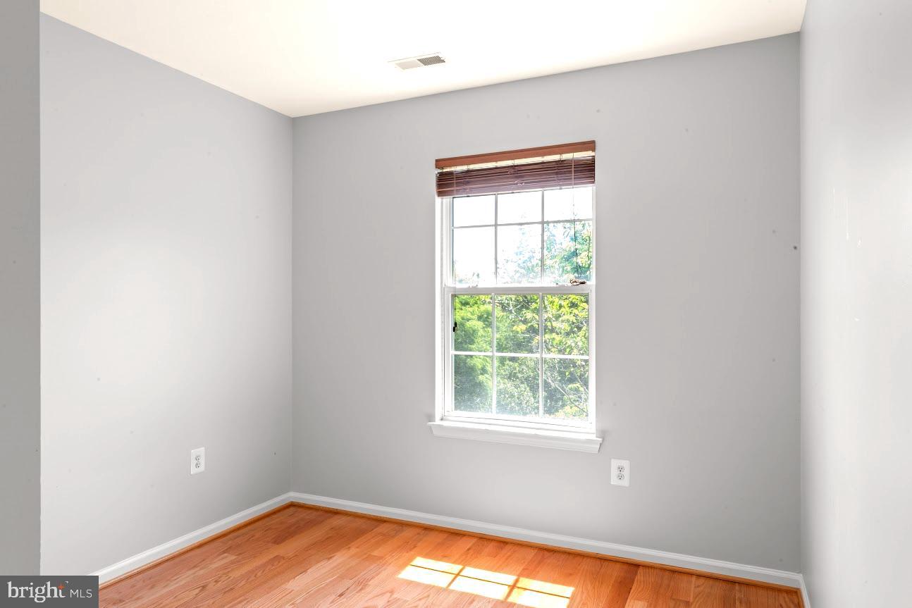 KINGSVIEW VILLAGE - Residential