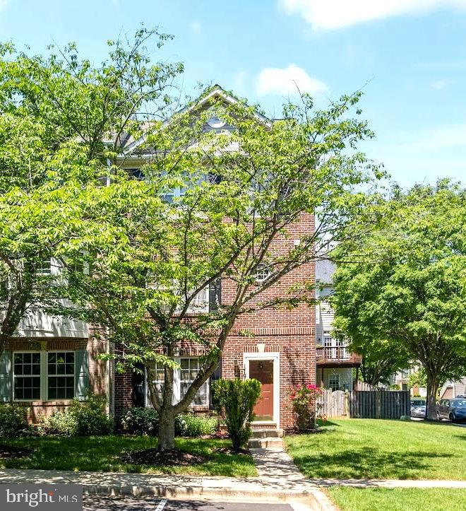 KINGSVIEW VILLAGE - Residential